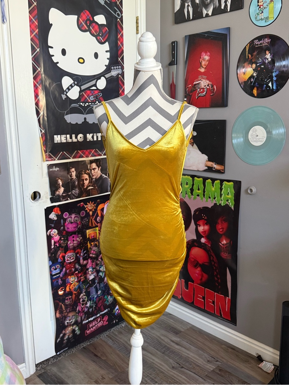 Yellow gold dress